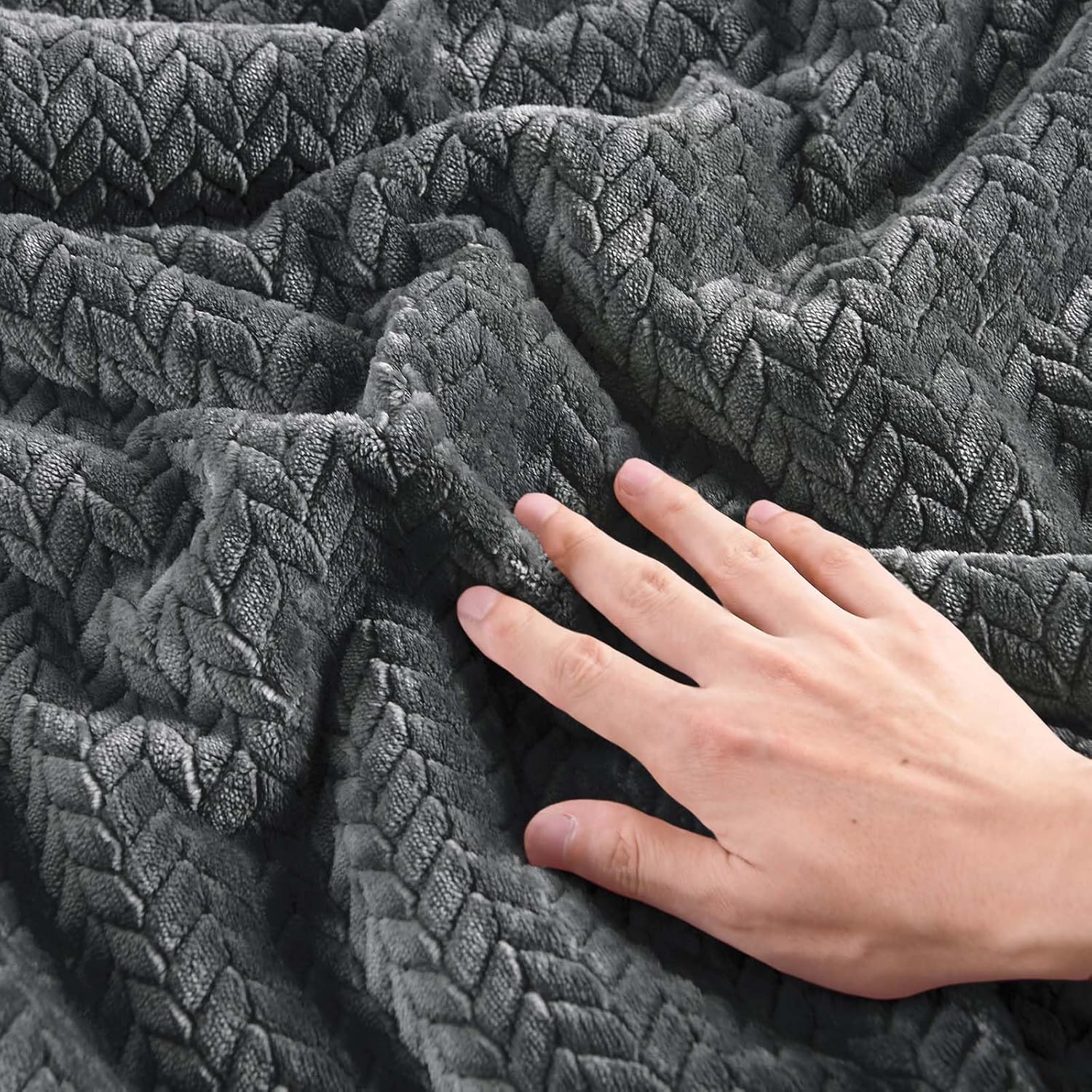 Fluffy Queen Comforter with Two pillow cases
